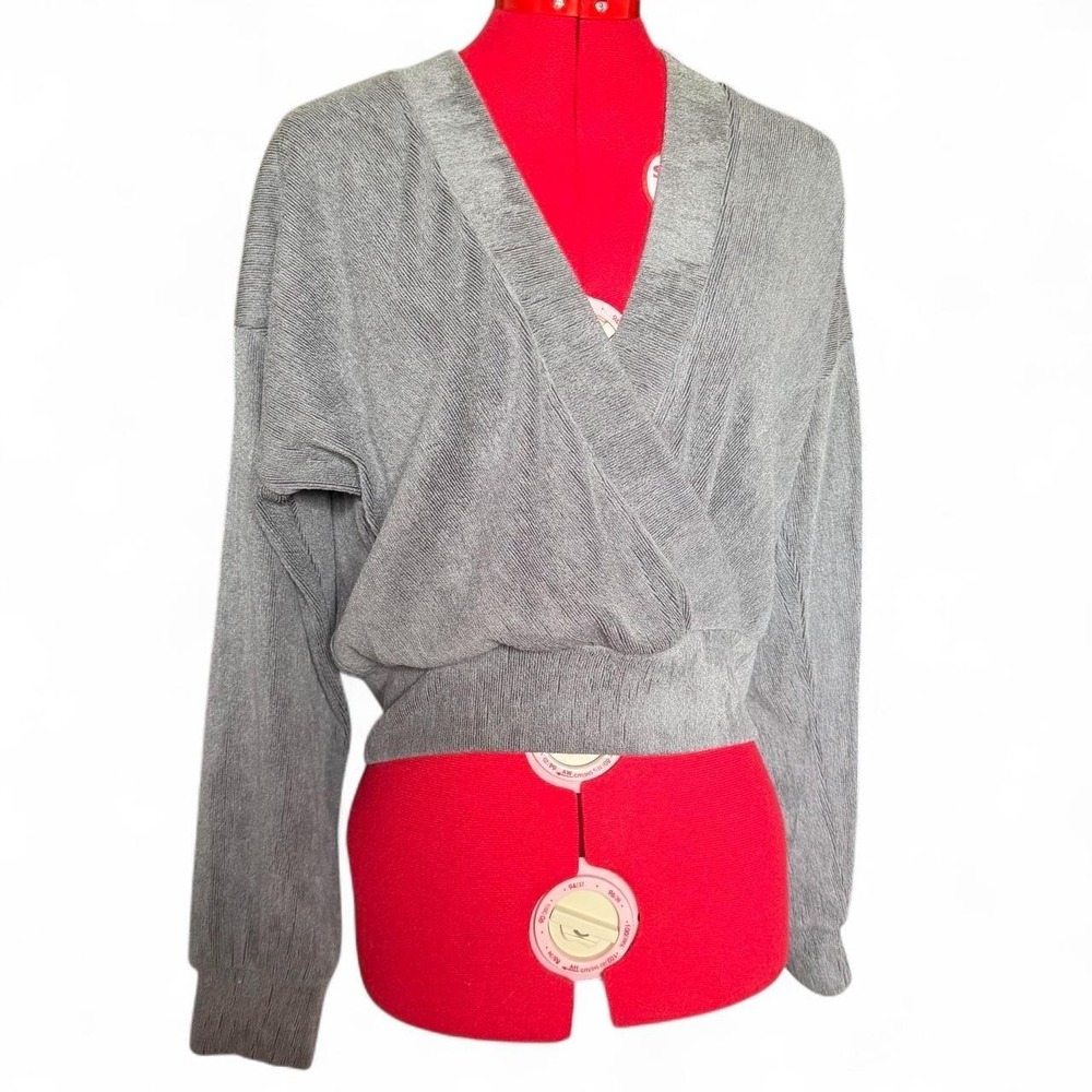 Le Lis Collection Gray Wrap Pullover Sweater Surplice Knit Top MT6475 Medium